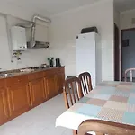 Golden House פאטימה
