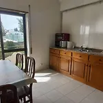 Golden House פאטימה